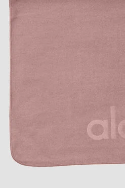 Performance No Sweat Hand Towel - Smoky Quartz -ALO ACTIVEWEAR SALE A0247U 02512 b1 a3