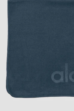 Performance No Sweat Hand Towel - Eclipse -ALO ACTIVEWEAR SALE A0247U 02597 b1 a3