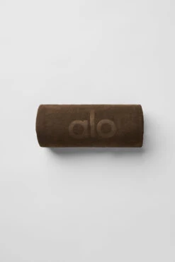 Performance No Sweat Hand Towel - Espresso -ALO ACTIVEWEAR SALE A0247U 04064 b1 s1 a3