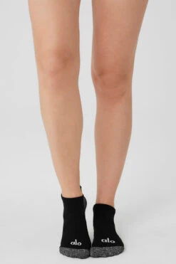 Women's Performance Tab Sock - Black/White 6 Women's Performance Tab Sock - Black/White -ALO ACTIVEWEAR SALE A0358W 0100 b1 a1 m89