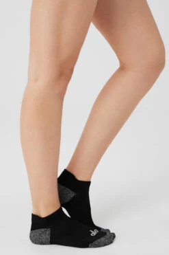 Women's Performance Tab Sock - Black/White 7 Women's Performance Tab Sock - Black/White -ALO ACTIVEWEAR SALE A0358W 0100 b1 a2 m89