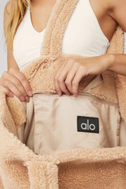 Foxy Sherpa Tote - Camel -ALO ACTIVEWEAR SALE A0466U 01660 b1 a4 1 m89