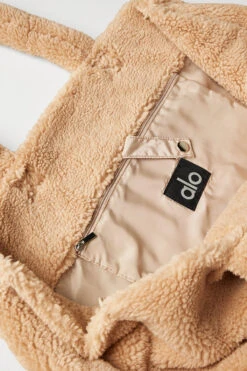 Foxy Sherpa Tote - Camel -ALO ACTIVEWEAR SALE A0466U 01660 b1 a4 2 65f4bf23 7b61 4f74 ac13 f1e3d1c6196d