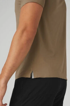 Idol Performance Tee - Gravel -ALO ACTIVEWEAR SALE M1179R 01347 b1 s3 a4 1 m108