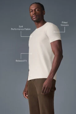 Conquer Reform Crewneck Short Sleeve - Bone -ALO ACTIVEWEAR SALE M1205R 03040 b1 s1 ai 1 m221