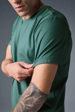 Conquer Reform Crewneck Short Sleeve - Winter Ivy -ALO ACTIVEWEAR SALE M1205R 05819 b1 s1 a3 1 m214