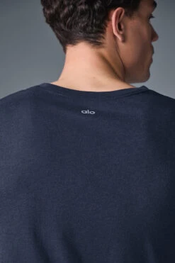 The Triumph Muscle Tank - Navy 9 The Triumph Muscle Tank - Navy -ALO ACTIVEWEAR SALE M2033R 03842 b1 s1 a3 1 m214