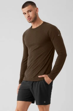 Triumph Long Sleeve Tee - Espresso -ALO ACTIVEWEAR SALE M3079R 04064 b1 s1 a3 1 m108