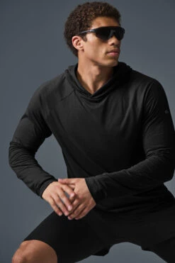 Core Hooded Runner - Black 8 Core Hooded Runner - Black -ALO ACTIVEWEAR SALE M3156R 01 b1 s1 a3 1 m198