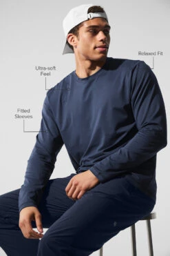 Conquer Reform Crewneck Long Sleeve - Navy -ALO ACTIVEWEAR SALE M3181R 03842 b1 s1 ai 1 m198