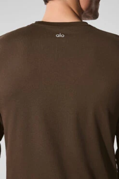 Conquer Reform Crewneck Long Sleeve - Espresso -ALO ACTIVEWEAR SALE M3181R 04064 b1 s1 a4 1 m214