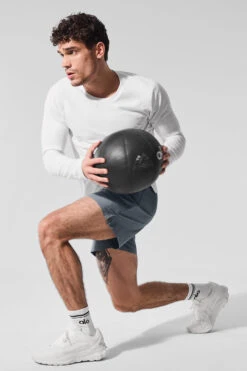 Alo Vapor Crewneck Long Sleeve - White 12 Alo Vapor Crewneck Long Sleeve - White -ALO ACTIVEWEAR SALE M3266R 00 b1 s1 a4 1 m214