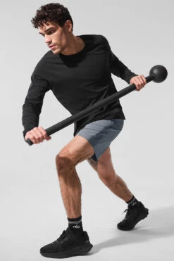 Alo Vapor Crewneck Long Sleeve - Black -ALO ACTIVEWEAR SALE M3266R 01 b1 s1 a4 1 m214