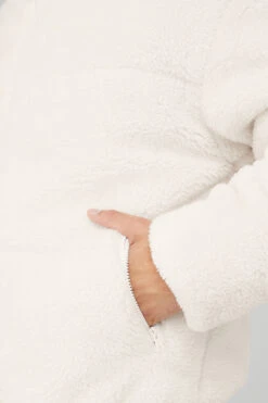 Sherpa Stage Puffer - Ivory -ALO ACTIVEWEAR SALE M4140R 03299 b1 s3 a5 1 m108