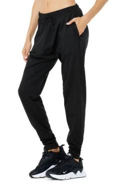 Conquer Revitalize Pant - Black 8 Conquer Revitalize Pant - Black -ALO ACTIVEWEAR SALE M5070R 01 b1 s1 a2 1 m78