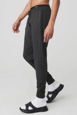 Conquer Revitalize Pant - Anthracite 9 Conquer Revitalize Pant - Anthracite -ALO ACTIVEWEAR SALE M5070R 02125 b1 s3 a2 1 m93