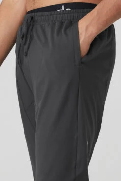 Conquer Revitalize Pant - Anthracite 10 Conquer Revitalize Pant - Anthracite -ALO ACTIVEWEAR SALE M5070R 02125 b1 s3 a4 1 m93