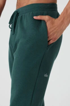 The Triumph Sweatpant - Midnight Green 9 The Triumph Sweatpant - Midnight Green -ALO ACTIVEWEAR SALE M5079R 04570 b1 s3 a4 1 m108
