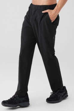 Co-Op Cropped Tech Trouser - Black 8 Co-Op Cropped Tech Trouser - Black -ALO ACTIVEWEAR SALE M5134R 01 b1 s3 a3 1 m108
