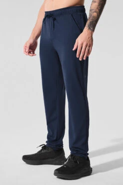 Conquer Pulse Pant - Navy -ALO ACTIVEWEAR SALE M5137R 03842 b1 s1 a3 1 m214