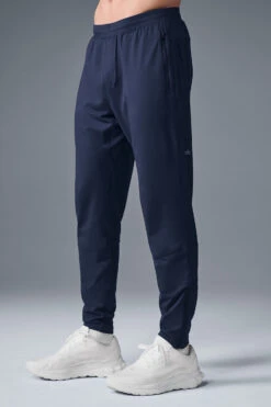 Conquer React Performance Pant - Navy 8 Conquer React Performance Pant - Navy -ALO ACTIVEWEAR SALE M5142R 03842 b1 s1 a3 1 m214