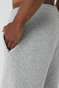 Quilted Stadium Short - Athletic Heather Grey -ALO ACTIVEWEAR SALE M6103R 02910 b1 s1 a4 1 m149