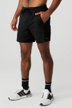 Conquer Reform Short - Black 8 Conquer Reform Short - Black -ALO ACTIVEWEAR SALE M6107R 01 b1 s3 a2 1 m93