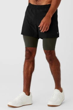 5" Revival 2-in-1 Short - Black/Stealth Green -ALO ACTIVEWEAR SALE M6114R 04917 b1 s3 a2 1 m93