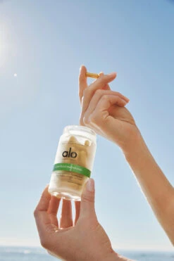 Superfood Multivitamin - 60 Pack -ALO ACTIVEWEAR SALE N1001F 00 b1 s1 a4 1737b153 d0d0 408e 9d18 f5597fbfe958