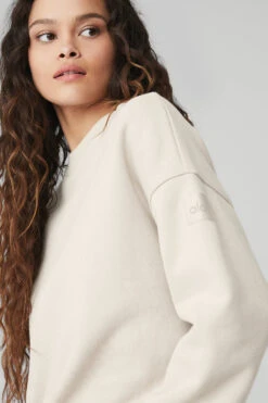 Renown Heavy Weight Crew Neck Pullover - Bone 19 Renown Heavy Weight Crew Neck Pullover - Bone -ALO ACTIVEWEAR SALE U3014R 03040 b1 s1 a4 1 m90