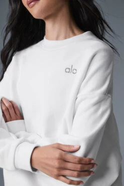 Accolade Crew Neck Pullover - White -ALO ACTIVEWEAR SALE U3031RG 00 b1 s1 a4 1 m54