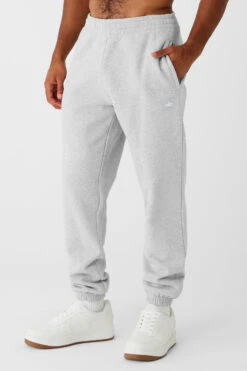 Cuffed Renown Heavy Weight Sweatpant - Athletic Heather Grey -ALO ACTIVEWEAR SALE U5014R 02910 b1 s3 a2 1 m93