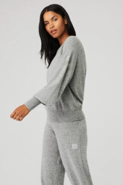 Cashmere Jet Set Crew - Dove Grey Heather -ALO ACTIVEWEAR SALE W3524R 02288 b1 s1 a2 1 m18
