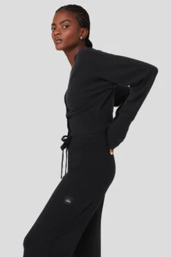 Cashmere Jet Set Cardigan - Black -ALO ACTIVEWEAR SALE W3729R 01 b1 s1 a2 1 m100