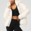 Stunner Puffer Jacket - Ivory -ALO ACTIVEWEAR SALE W4430R 03299 b1 s1 a1 1 m18 d965c9e2 6b70 44ee b79d 5301367ad4a0