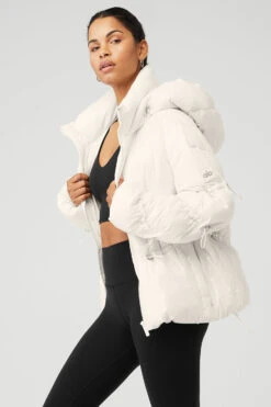 Stunner Puffer Jacket - Ivory -ALO ACTIVEWEAR SALE W4430R 03299 b1 s1 a2 1 m18