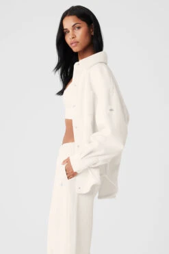 Ribbed Velour Mountain Side Shacket - Ivory 9 Ribbed Velour Mountain Side Shacket - Ivory -ALO ACTIVEWEAR SALE W4468R 03299 b1 s1 a2 1 m18