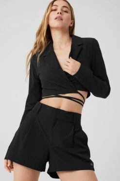 Cropped Status Blazer - Black -ALO ACTIVEWEAR SALE W4489R 01 b1 s1 a4 1 m89 d5a8dd1a 869d 47e9 ac31 493708d0413e