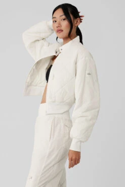 Snowrider Puffer Jacket - Ivory -ALO ACTIVEWEAR SALE W4535R 03299 b1 s1 a3 1 m54