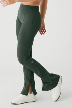 High-Waist Zip It Flare Legging - Dark Cactus 8 High-Waist Zip It Flare Legging - Dark Cactus -ALO ACTIVEWEAR SALE W51030R 04059 b1 s1 a2 1 m89
