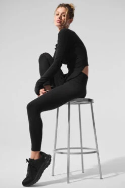 Alosoft High-Waist 7/8 Highlight Legging - Black 10 Alosoft High-Waist 7/8 Highlight Legging - Black -ALO ACTIVEWEAR SALE W51104R 01 b1 s1 a4 1 m91