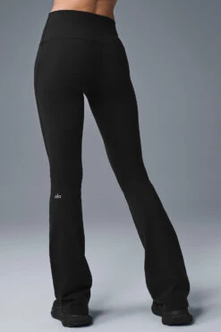 Airbrush High-Waist 7/8 Bootcut Legging - Black 9 Airbrush High-Waist 7/8 Bootcut Legging - Black -ALO ACTIVEWEAR SALE W51119R 01 b1 s1 a3 1 m224