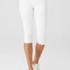 Airbrush V-Cut Define Capri - White -ALO ACTIVEWEAR SALE W51164R 00 b1 s1 a1 1 m18 cafdf97c 9d4b 4958 802d 5cf182fc9a74