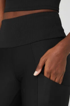 Ribbed Airlift High-Waist 7/8 Enchanted Legging - Black -ALO ACTIVEWEAR SALE W51195R 01 b1 s1 a4 2 m100