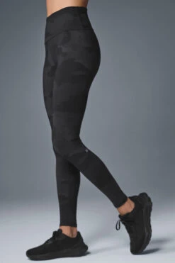 High-Waist Camo Vapor Legging - Black Camouflage -ALO ACTIVEWEAR SALE W5635R 02539 b1 s1 a2 1 m206 cb63cdd8 7ea2 482e a3af d1395b7e838b