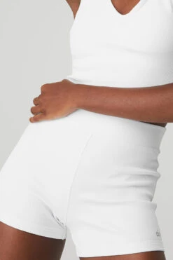 Goddess Ribbed High-Waist Hot Short - White -ALO ACTIVEWEAR SALE W6286R 00 b1 s1 a4 1 m100