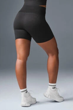 5" Seamless Ribbed Favorite Short - Black -ALO ACTIVEWEAR SALE W6290R 01 b1 s1 a3 m196